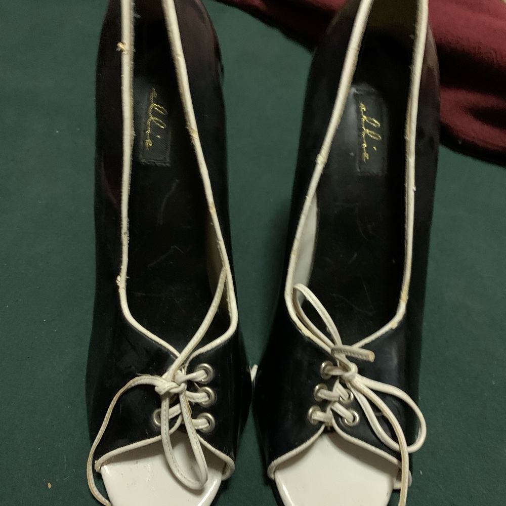 Shoes - Picture 2 of 3